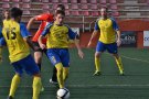 Un gol de penal segueix mantenint a l'Escola Valls a la zona més alta