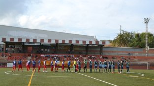 Els dos equips abans de començar el partit
