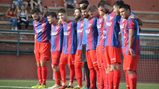 Jugadors de l'Albi en el minut de silenci