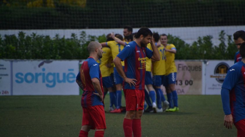 El Vila-seca goleja al Camarles