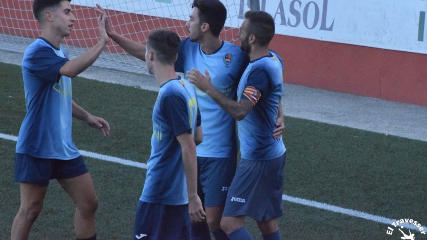 [Vídeo-resum]. L'Atlètic goleja al Sant Jaume que es queda amb 10 al final del primer temps