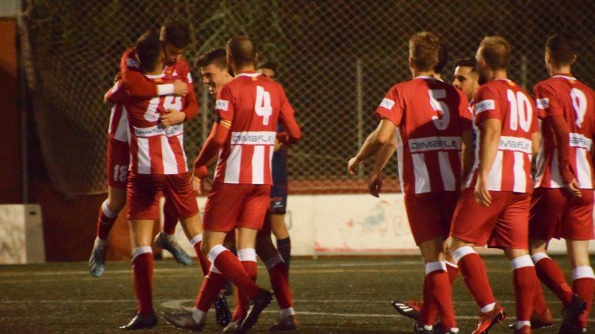 Celebració del primer gol de la UE Valls davant del Gavà