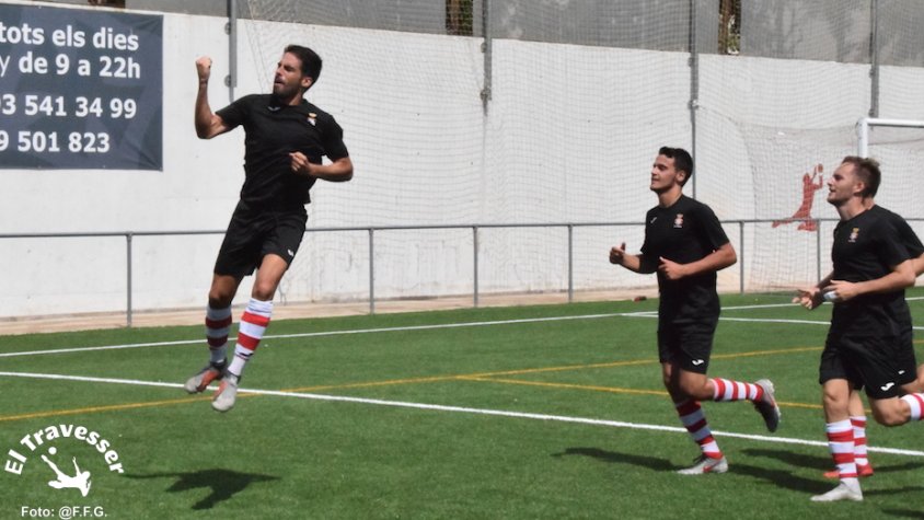 Torné celebrant el gol que situava les taules al marcador