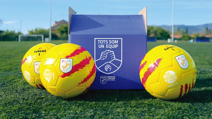 ‘Tots som un equip’ reparteix més de 3.500 pilotes entre els clubs catalans
