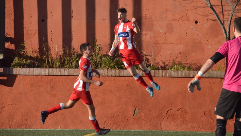 Cesc Martínez, celebrant el gol al quart d'hora de partit