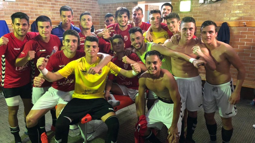 La Pobla B, celebrant la victòria a Amposta