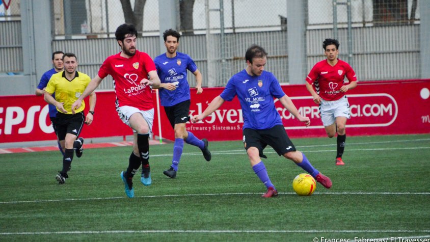 Imatge del partit entre Pobla B i Gandesa que acabava sense gols