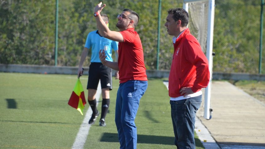 Àlex Gonzàlez i Joan Anton Pallarès dirigint el partit diumenge passat