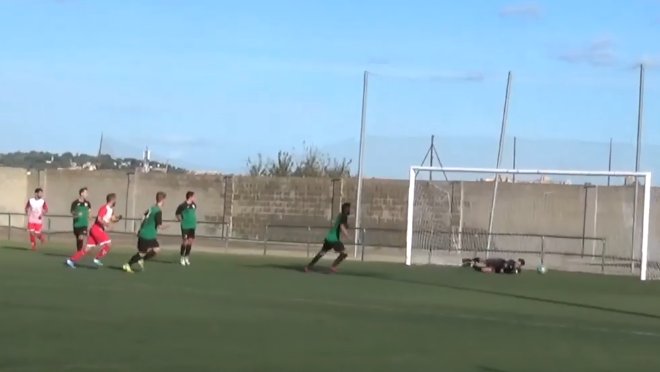 En quins casos s'han de suspendre els partits si es detecta un positiu de Covid-19?