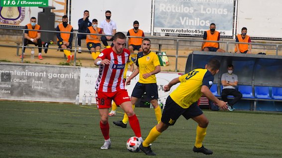 Cesc Martínez, en una jugada en la segona jornada de lliga