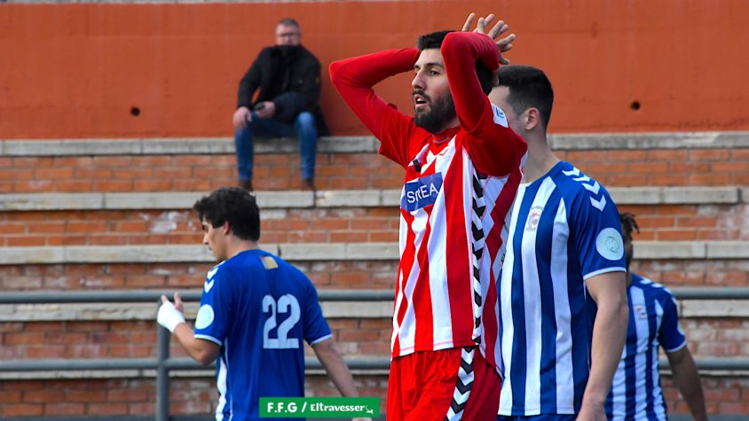 Jordi Prades lamentant-se d'una ocasió de gol a la primera part