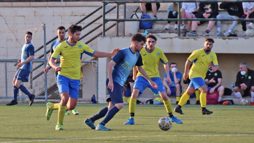 L'Atlètic de Valls s'emporta el derbi comarcal amb un gol de penal