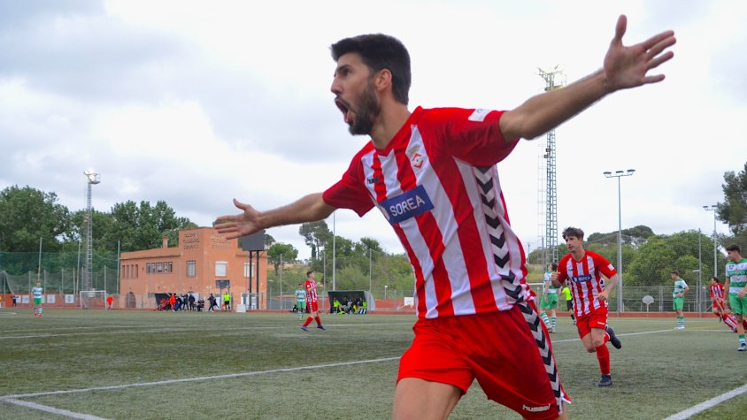 Jordi Prades en el moment de fer el 2-0
