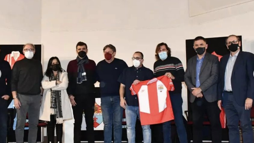 Presentació de la samarreta commemorativa dels 100 anys del club