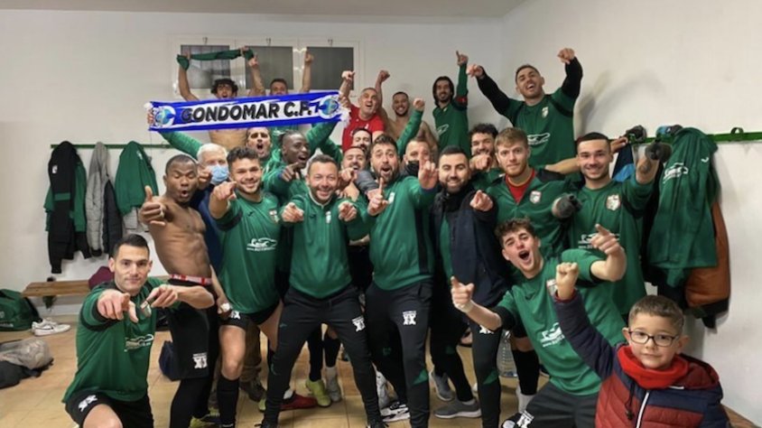 El Camp Clar celebrant la victòria contra el Salou