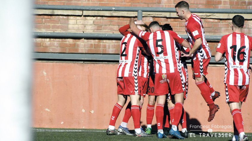 Els vallencs, celebrant un dels tres gols davant del Vista Alegre