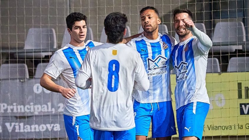 El CF Vilanova visita la Devesa en el partit de la jornada