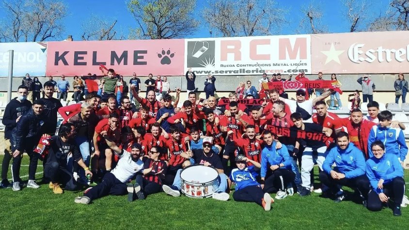 El Reddis celebrant la classificació per la fase d'ascens