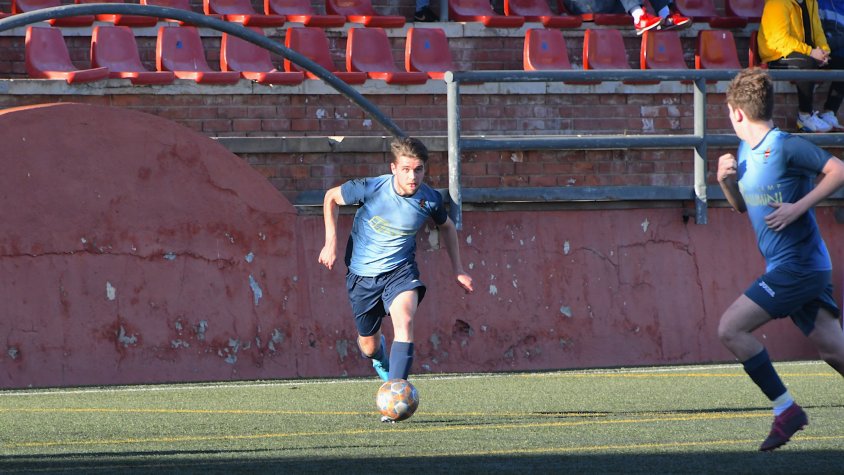 Dos gols a cada part donen la victòria de l'Atlètic de Valls davant del Calafell