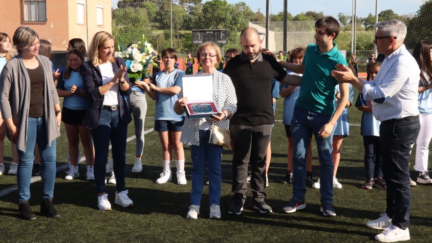 L'Atlètic de Valls ret un sentit homenatge a Jacint Traguany