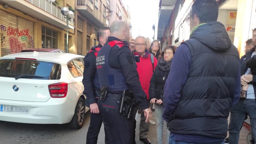 Mossos d'Esquadra fora de la seu de la delegació de Tarragona