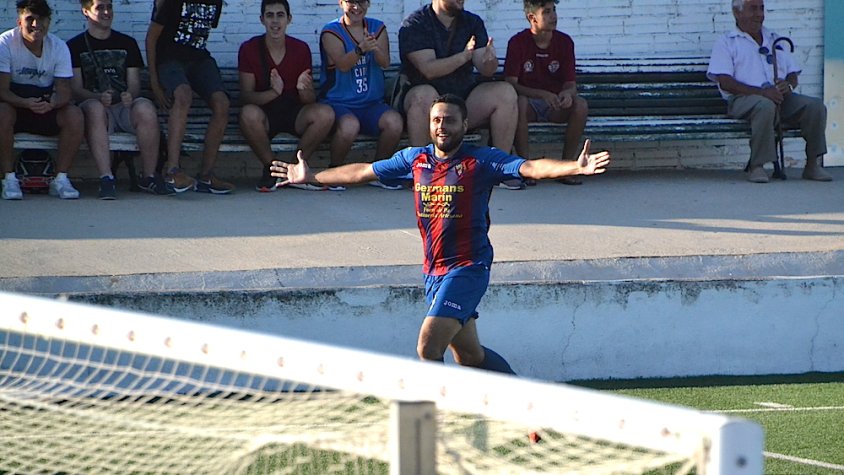 Ferreres (Camarles), celebrant un gol aquesta temporada