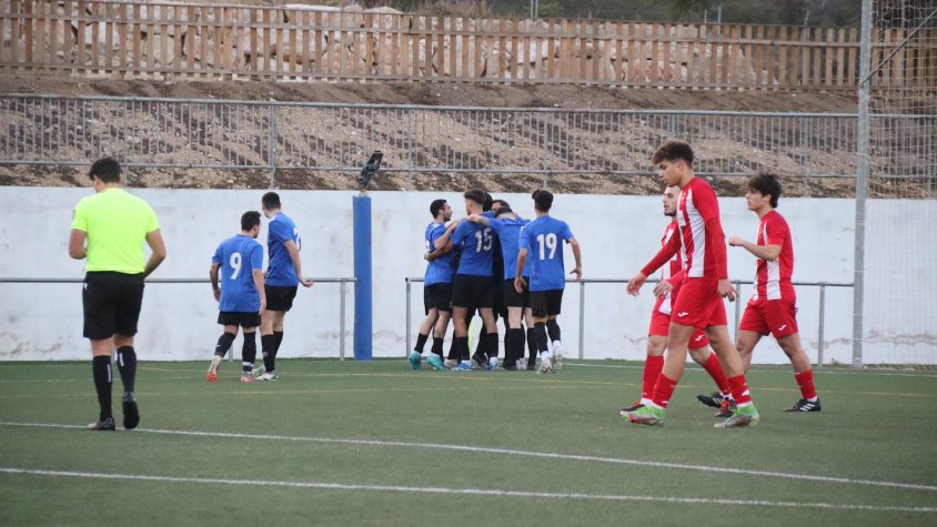 El derbi es queda a casa: el Vallmoll remunta a la UE Valls B