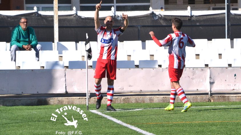 Èric Martí, celebrant el gol que obria la llauna a Amposta