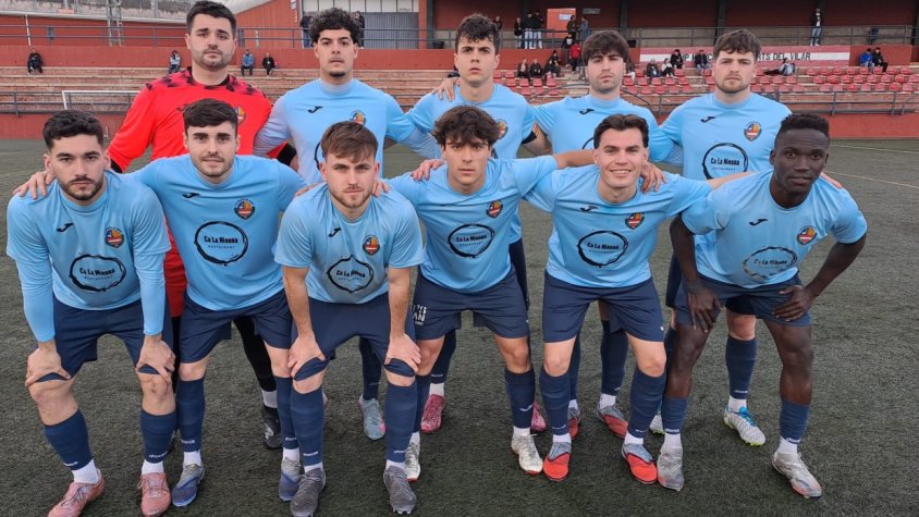 L’Atlètic de Valls es deixa remuntar al Vilar i acaba perdent contra el Vendrell (2-3)