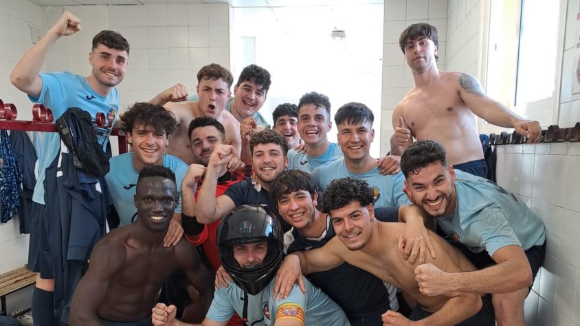 L’Atlètic de Valls s’endú el derbi davant l’Alcover (3-1) i es manté en zona de playoff